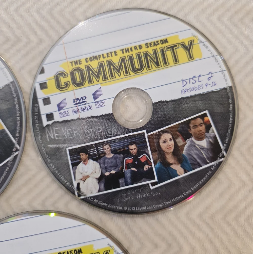 📽3 for $10 movies📽 Community TV Show DVD Set - Picture 2 of 5